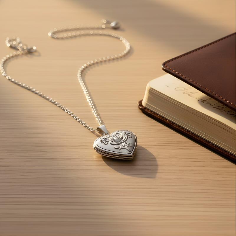 Vintage Fashion Ideas - Gothic Vintage Heart Necklace Women Carved