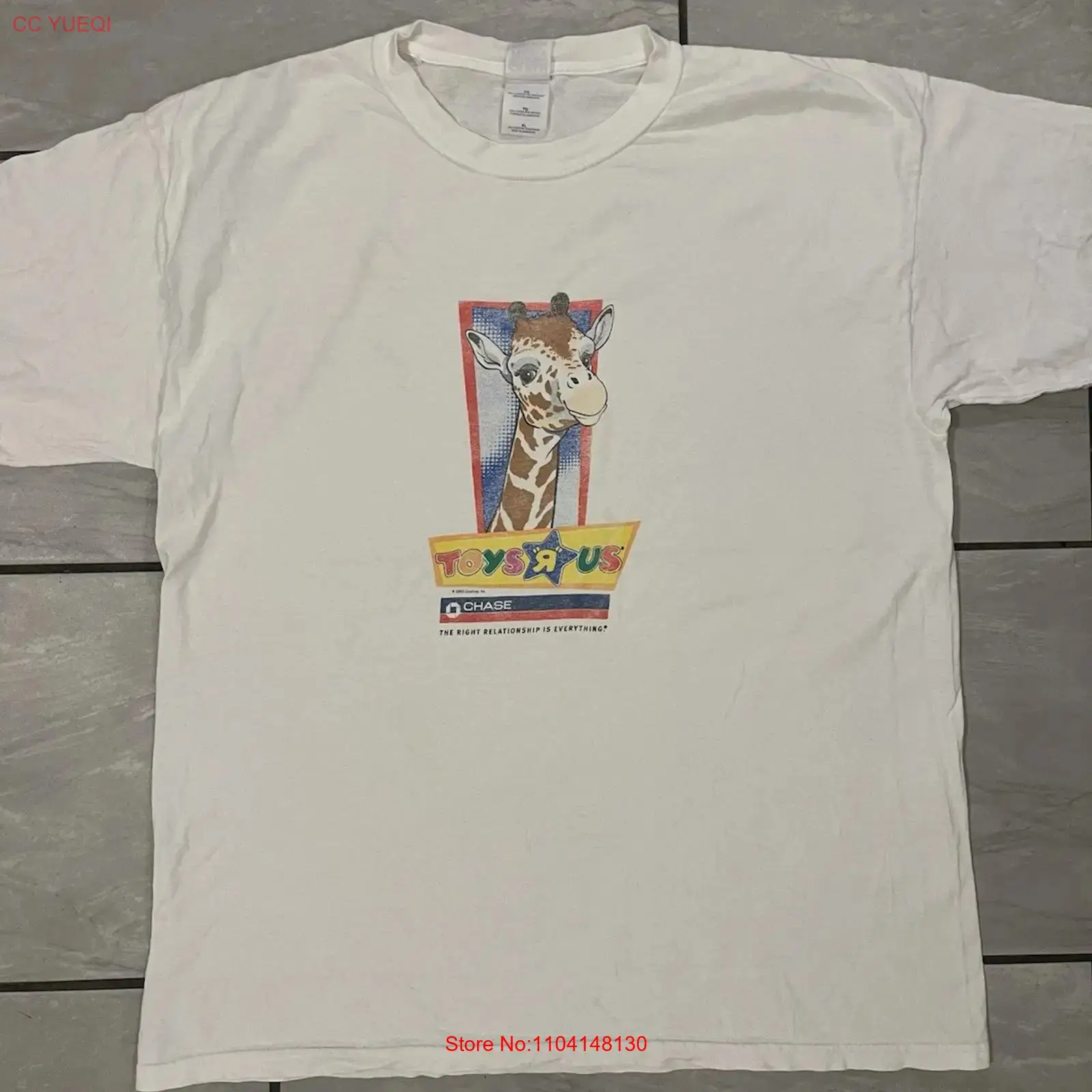 Vintage Fashion Store - Vintage Y2K Toys R Us Store