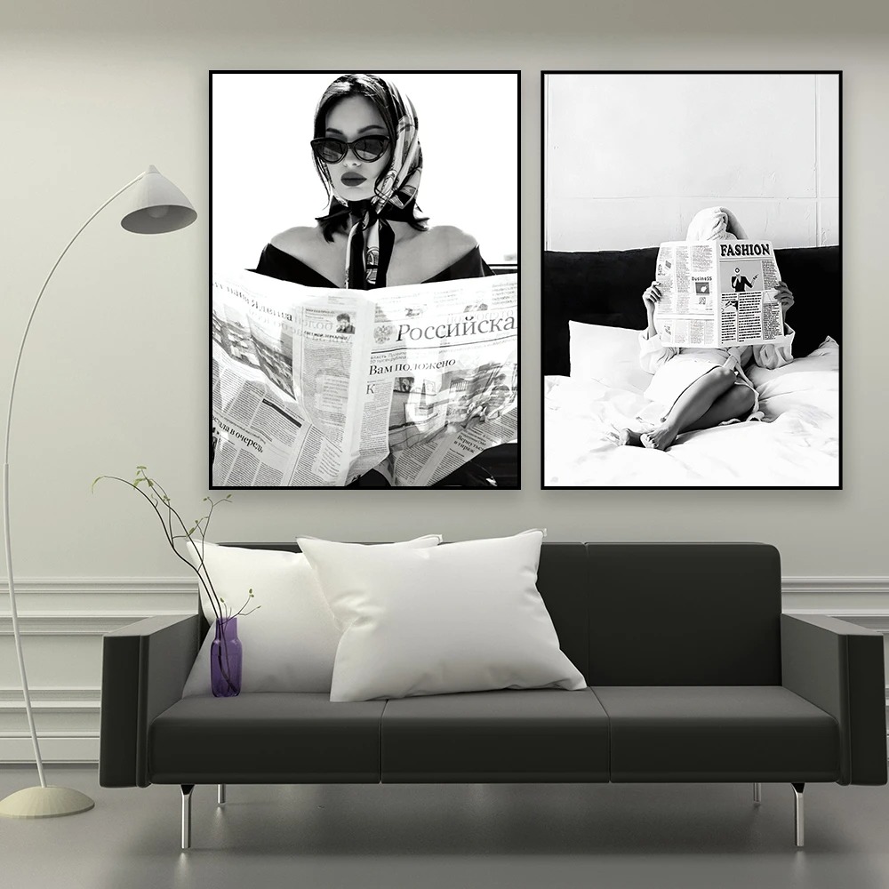 Black and White Poster Woman R - Vintage Fashion Newspaper ulasan dan harga